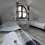 Проживание в семье D.w. Harnas *